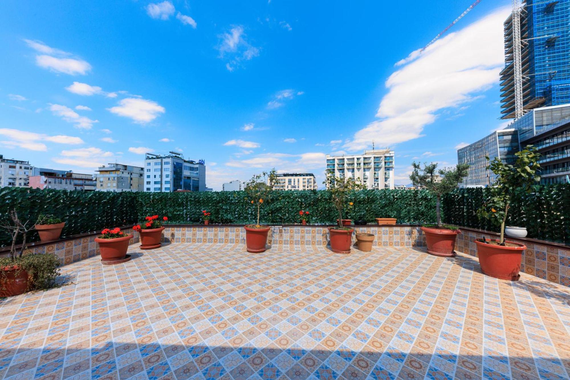 Syncron Centre Skyline Rooftop Tirana Apartments المظهر الخارجي الصورة